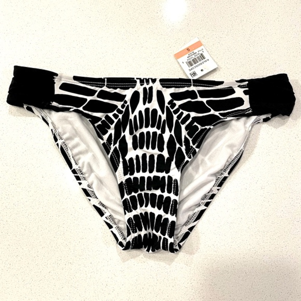 Bar III Bikini Black & White Kaleidoscope Bottoms!